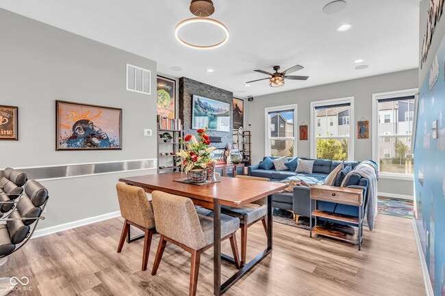 Building Photo - 315 Steeples Blvd