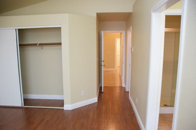 Building Photo - SPRING VALLEY 1 STORY HOME