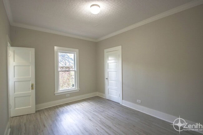 Building Photo - 315 W 27th St