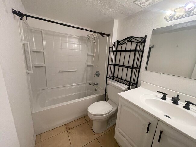 Building Photo - 403 Marshall Ct