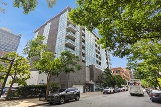 Building Photo - 225 S Sangamon St