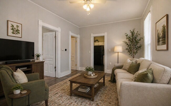 Building Photo - 811 Park St SW