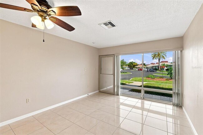 Building Photo - 4344 Tahitian Gardens Cir