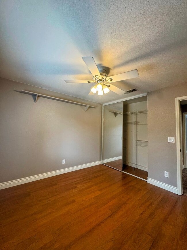 Building Photo - 477 Fisher Cir