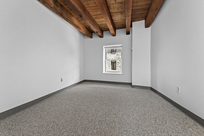 Building Photo - 120 Commercial St