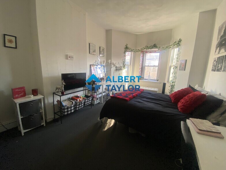 Building Photo - 14 Wigglesworth St