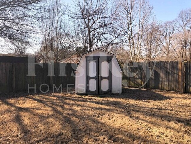 Building Photo - 5923 Willow Springs Dr