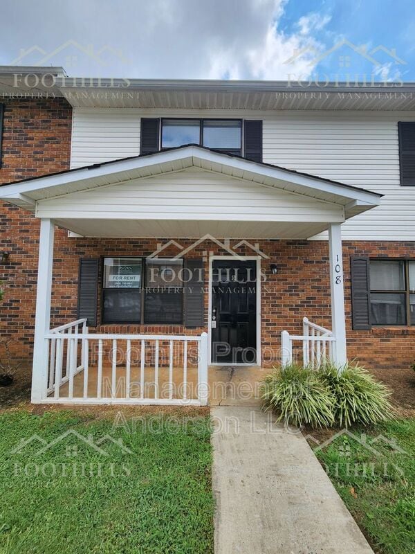 Primary Photo - 108 Woodland Dr