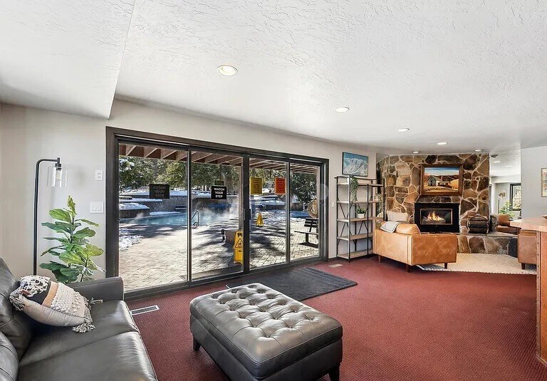 Building Photo - 2025 Canyons Resort Dr