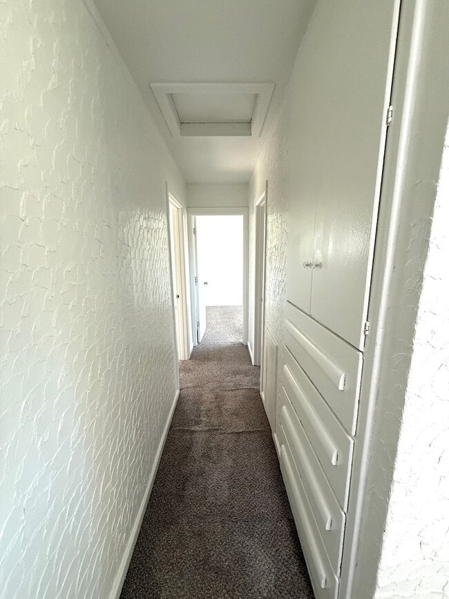 Building Photo - 1431 Johnston Ave