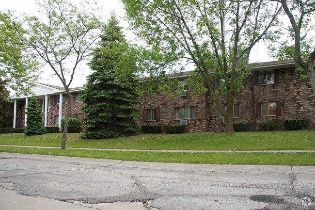 Building Photo - 7635 W Wabash Ct