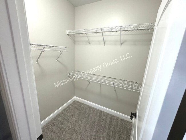 Building Photo - 4BD/4.5BA FOR RENT