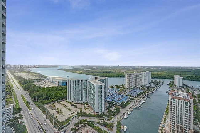 Building Photo - 15901 Collins Ave