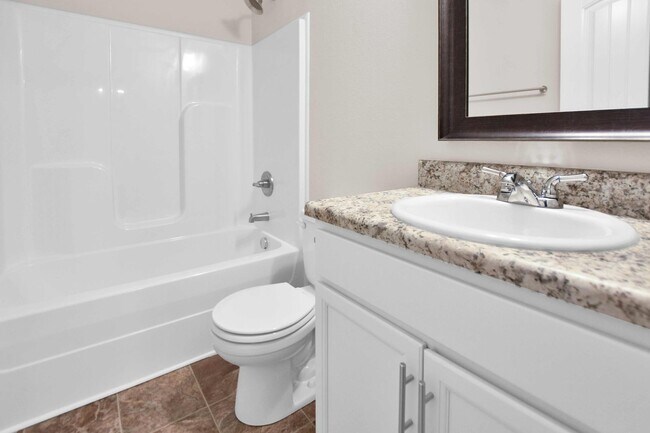 Building Photo - Pet Friendly Five Bedroom!