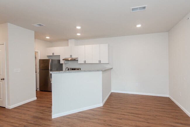 Building Photo - 137 Harmony Mdws Ct