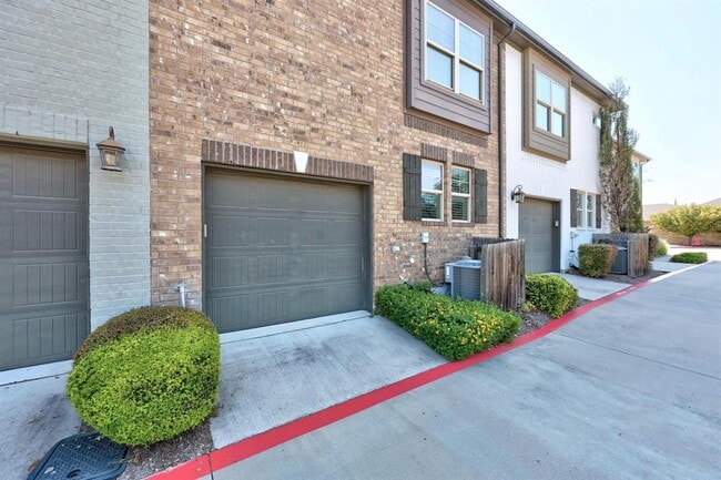Building Photo - 7220 Wyoming Springs Dr