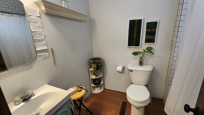 Building Photo - 4+ Bedroom Home Near Local Schools and Parks - Available May 1st!