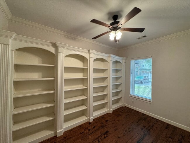 Building Photo - 107 Island Blvd