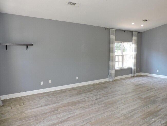 Building Photo - 1307 N 6th Ave