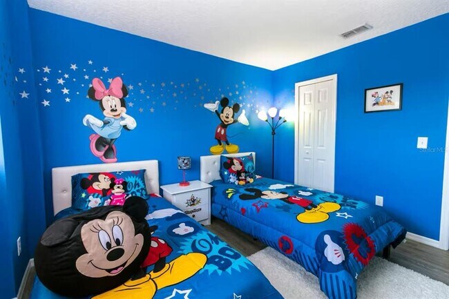 Building Photo - 251 Hypolita Ave