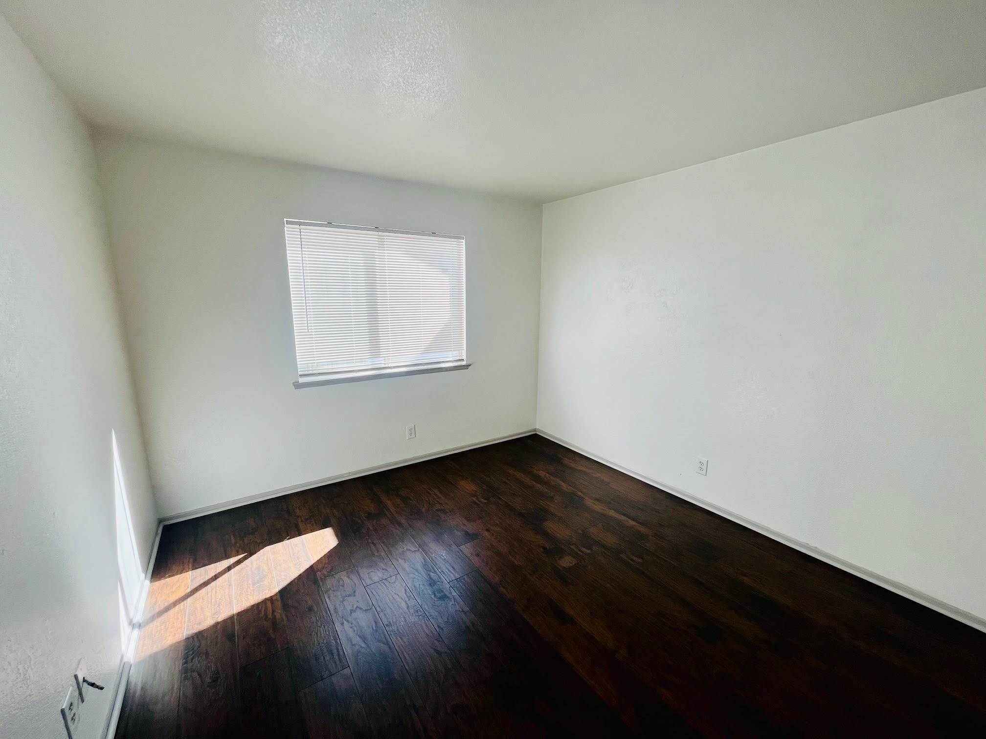 Building Photo - 42933 Guyman Ave