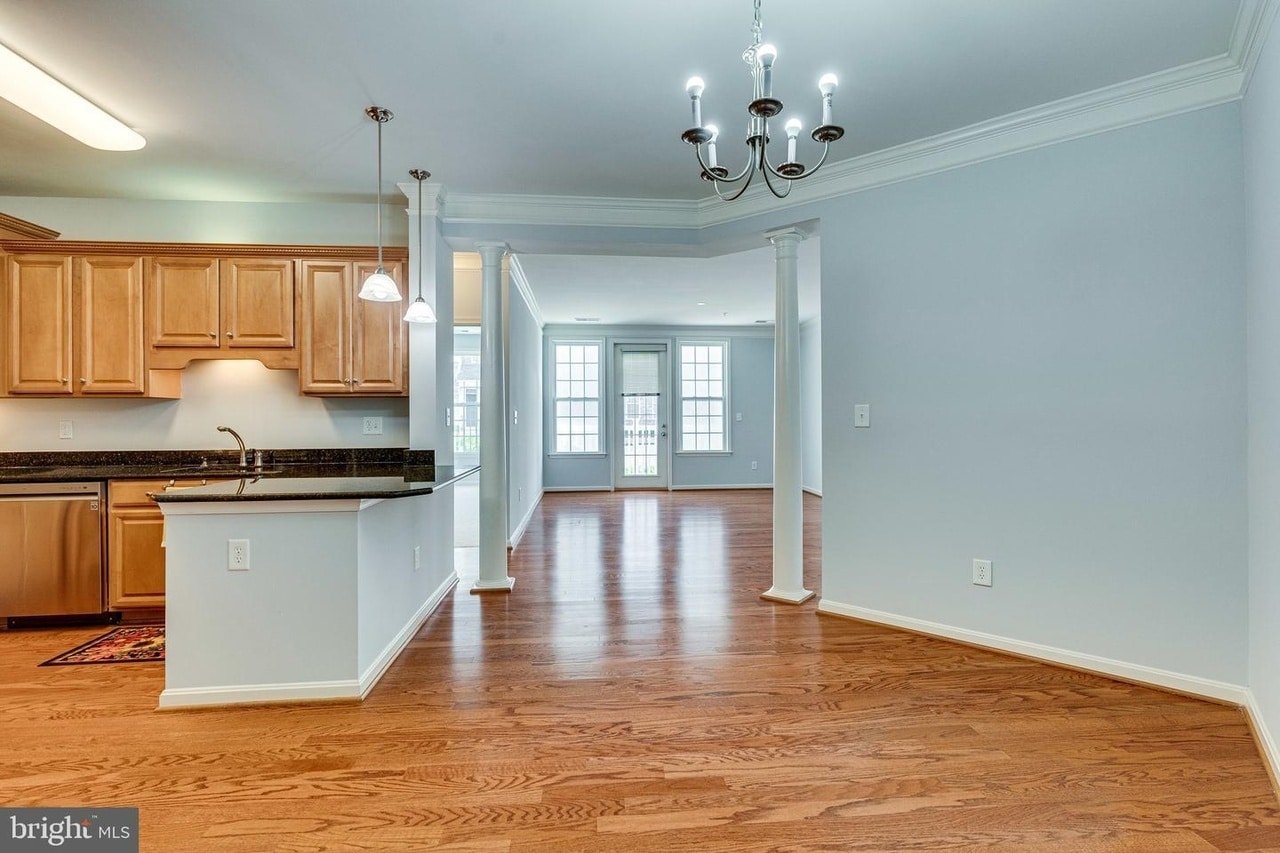 Building Photo - 24701 Byrne Meadow Sq