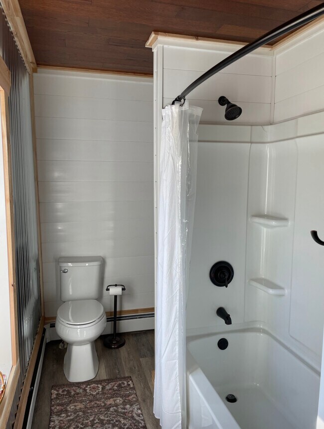 Building Photo - 111 Mohawk Ln