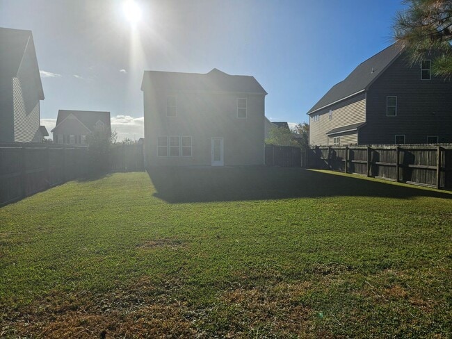 Building Photo - 3 Bedroom 2.5 bath unfurnished home in The Landing at Mill Creek - Sneads Ferry