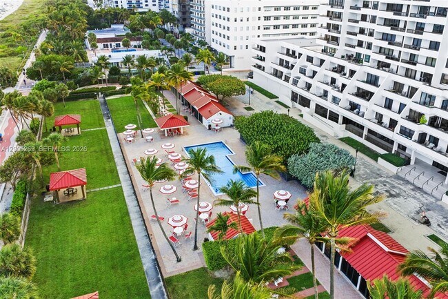 Building Photo - 2555 Collins Ave