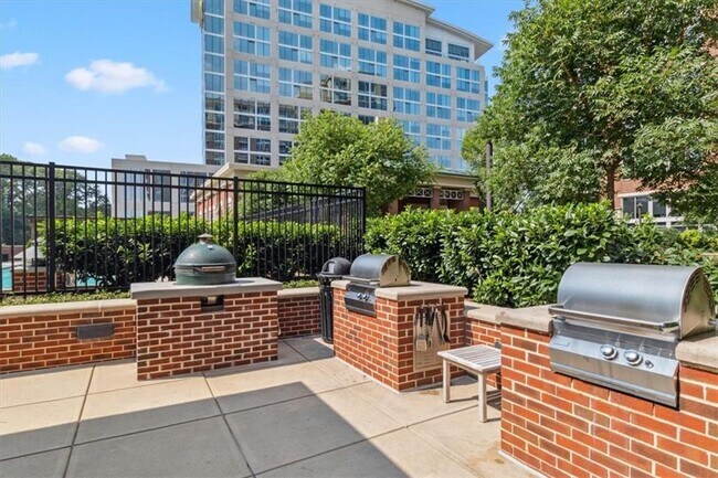Building Photo - 1820 Peachtree St NW