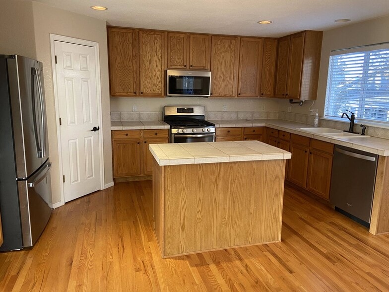 Building Photo - 13648 Parkview Pl