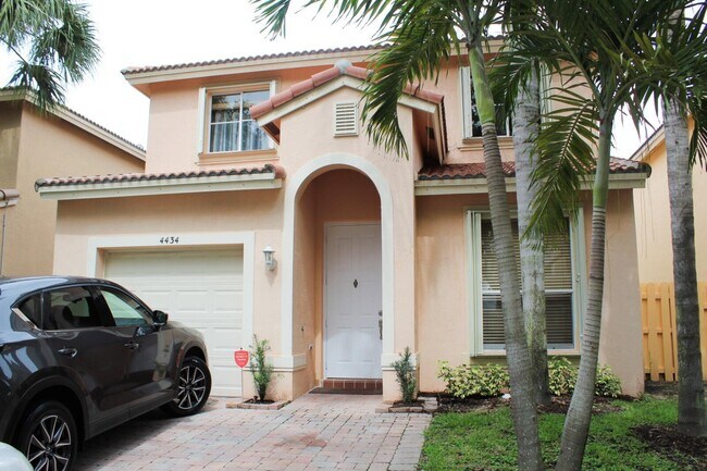 Building Photo - 4434 Lake Lucerne Cir