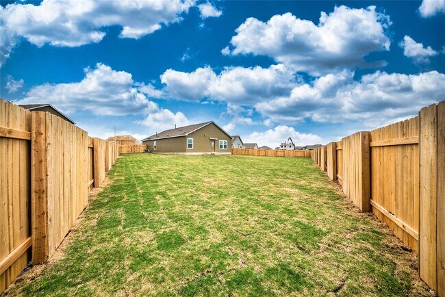 Building Photo - 117 Prairie Dog Town Dr