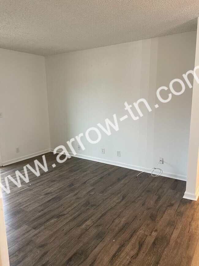 Building Photo - Awesome 2 Bedroom Condo Near the River!