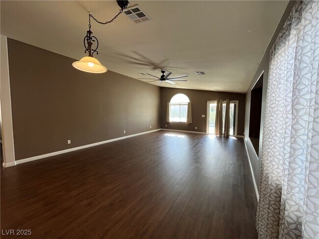 Building Photo - 5721 Bullhead St