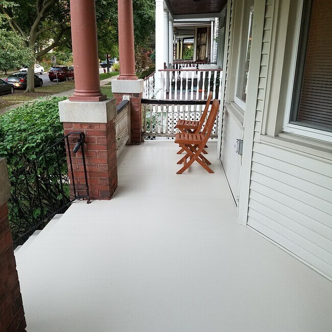 Building Photo - 2518 N Bernard St