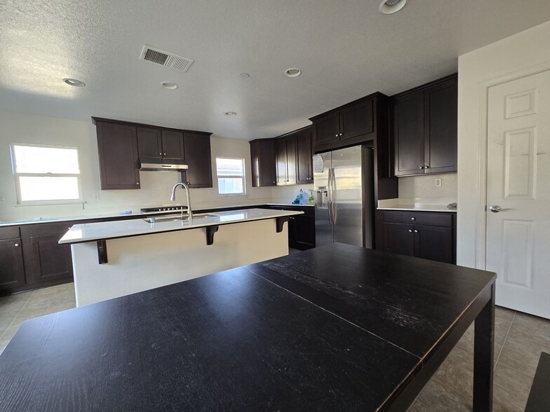 Building Photo - 336 Toscana Way