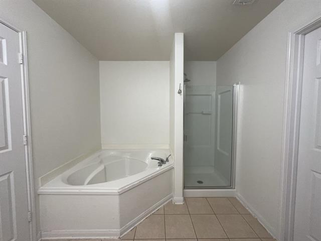 Building Photo - 10009 Iron Ridge Dr