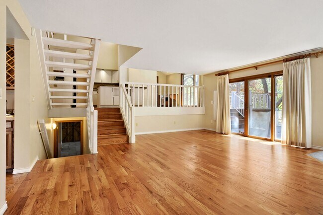 Building Photo - Outstanding Heritage Greens residence that features a spacious and airy layout that blends tradit...