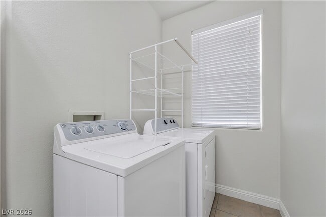 Building Photo - 536 Copper View St