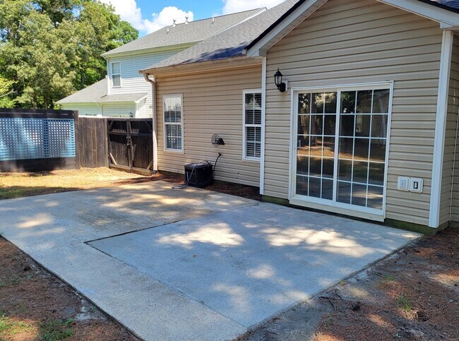 Building Photo - 8300 Neuse Hunter Dr
