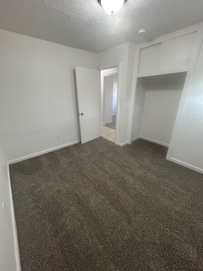 Building Photo - LIMITED TIME***1/2 OFF DEPOSIT**