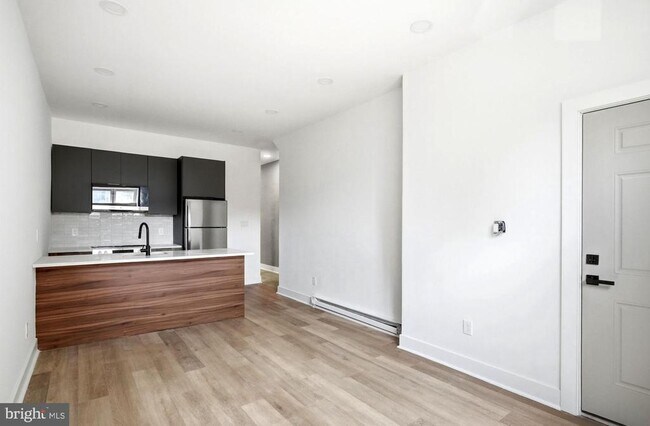 Building Photo - 2456 N 19th St