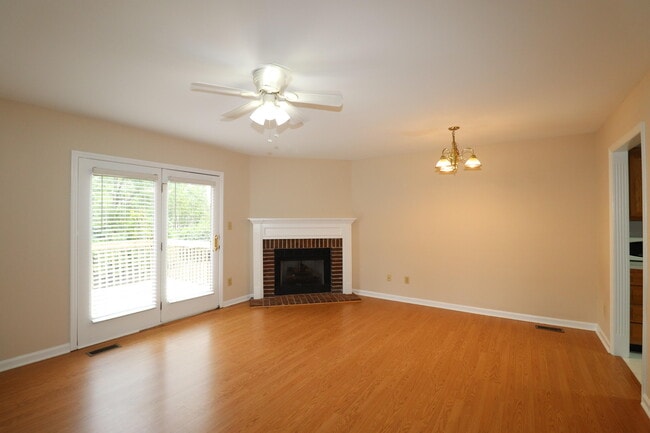 Building Photo - 3852 Sugar Creek Dr