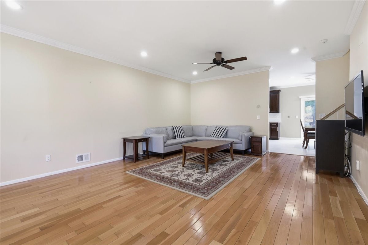 Building Photo - 203 Tallwood Ln