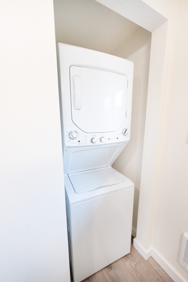 Building Photo - 1413 SW Cambridge St