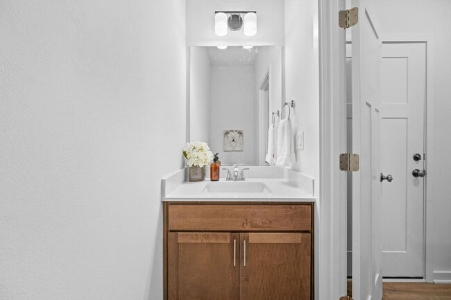 Building Photo - Brand New Townhome - Incredible Space
