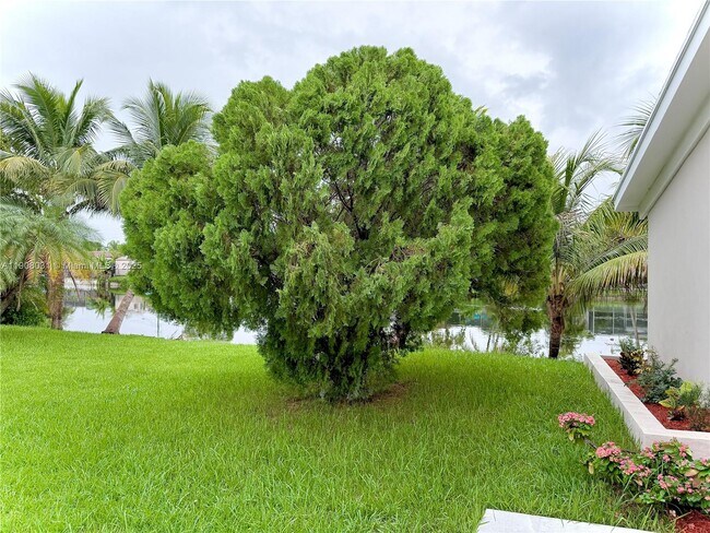 Building Photo - 6708 Camelia Dr