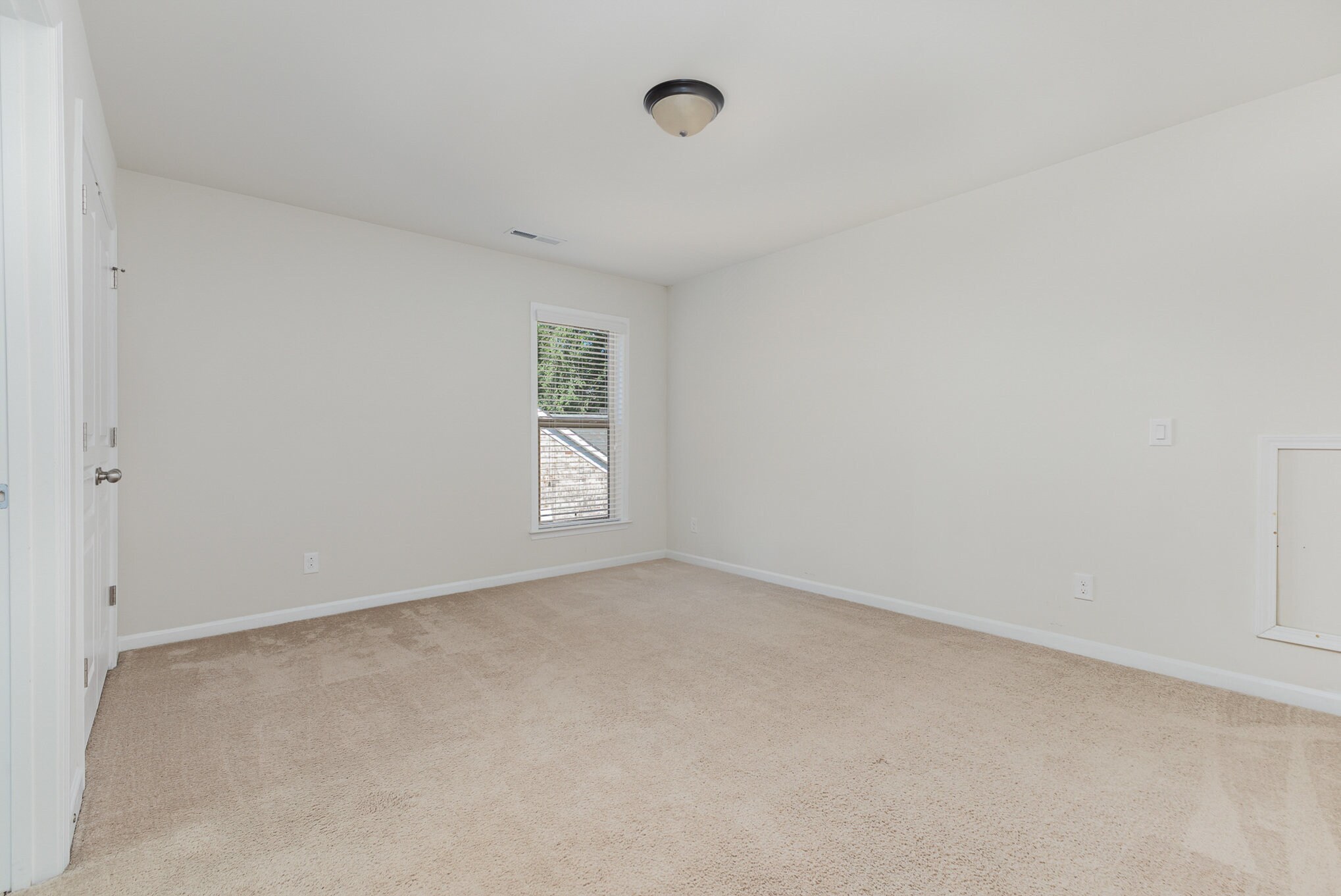 Building Photo - 9909 Woodland Watch Ct