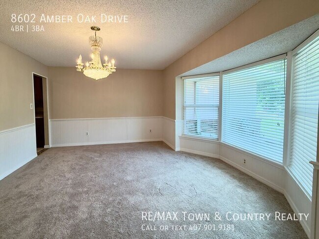 Building Photo - 8602 Amber Oak Dr